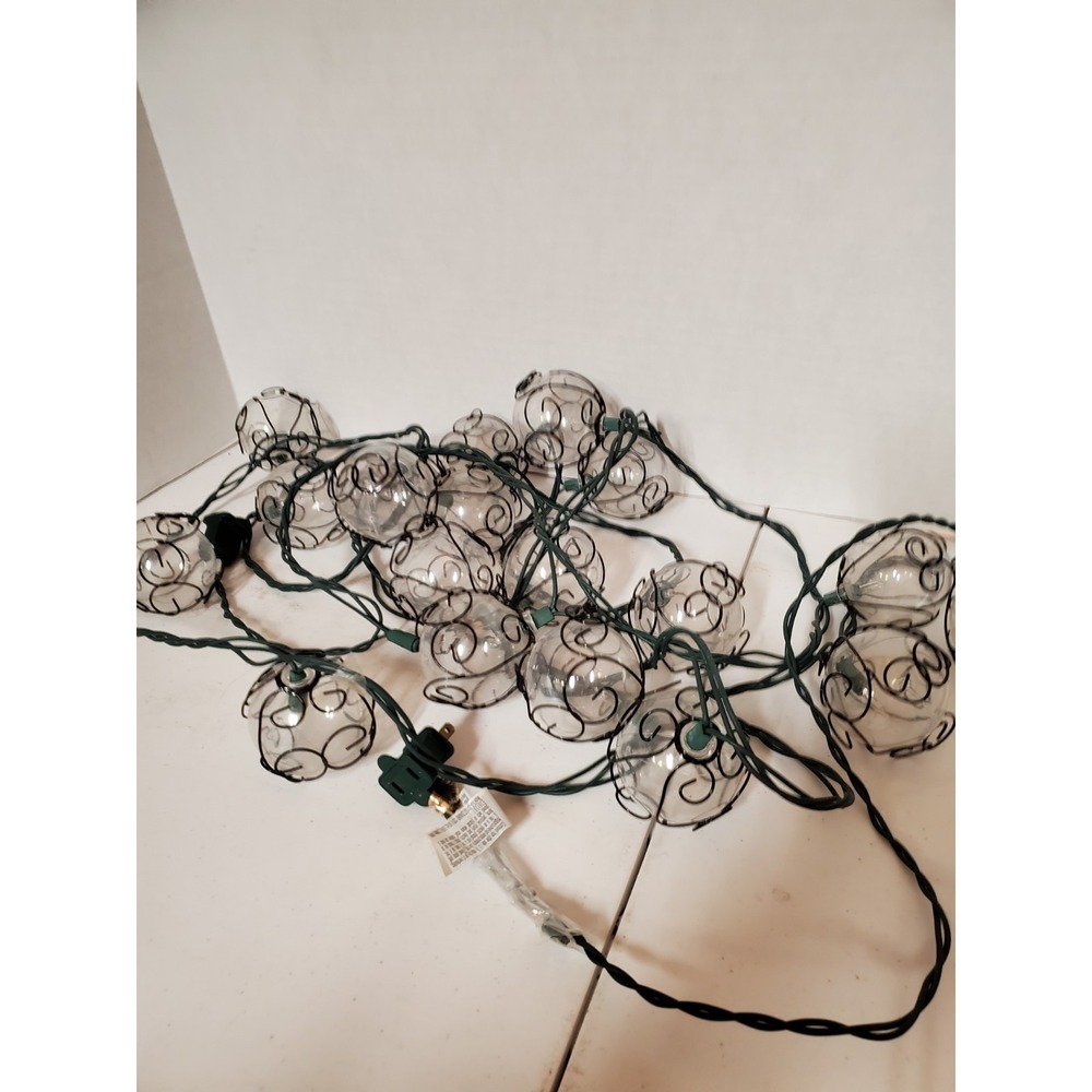 Wilson & Fisher Wire Globe Set 20 Lights.. 1 End Cover Missing